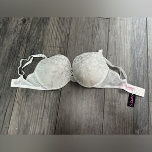 34DD La SENZA push-up bra! New with tags & never worn
